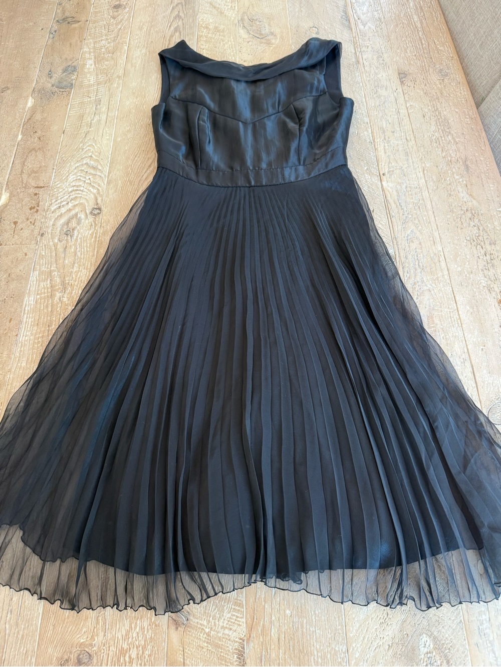 Gorgeous Armani Classic Black Pleated Women’s Dress